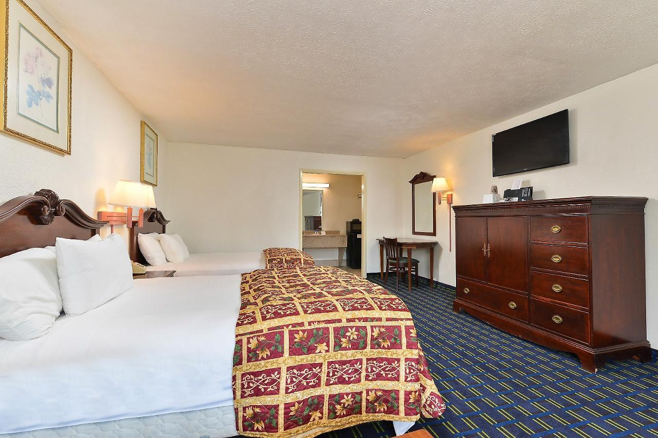 Americas Best Value Inn Suites סאות' בוסטון מראה חיצוני תמונה