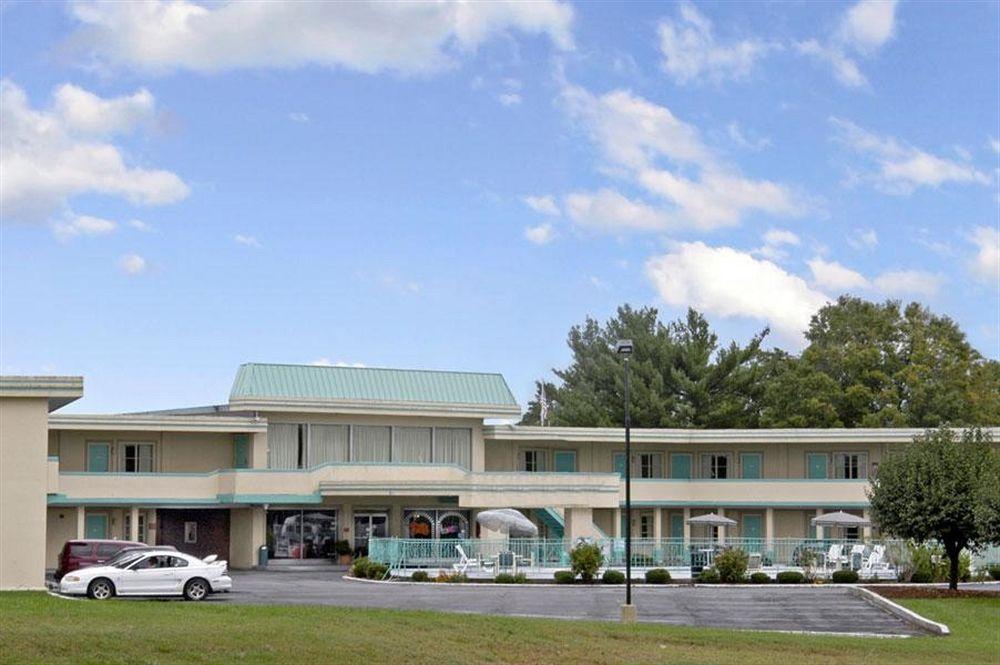 Americas Best Value Inn Suites סאות' בוסטון מראה חיצוני תמונה