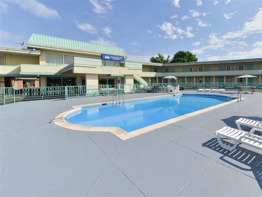 Americas Best Value Inn Suites סאות' בוסטון מראה חיצוני תמונה