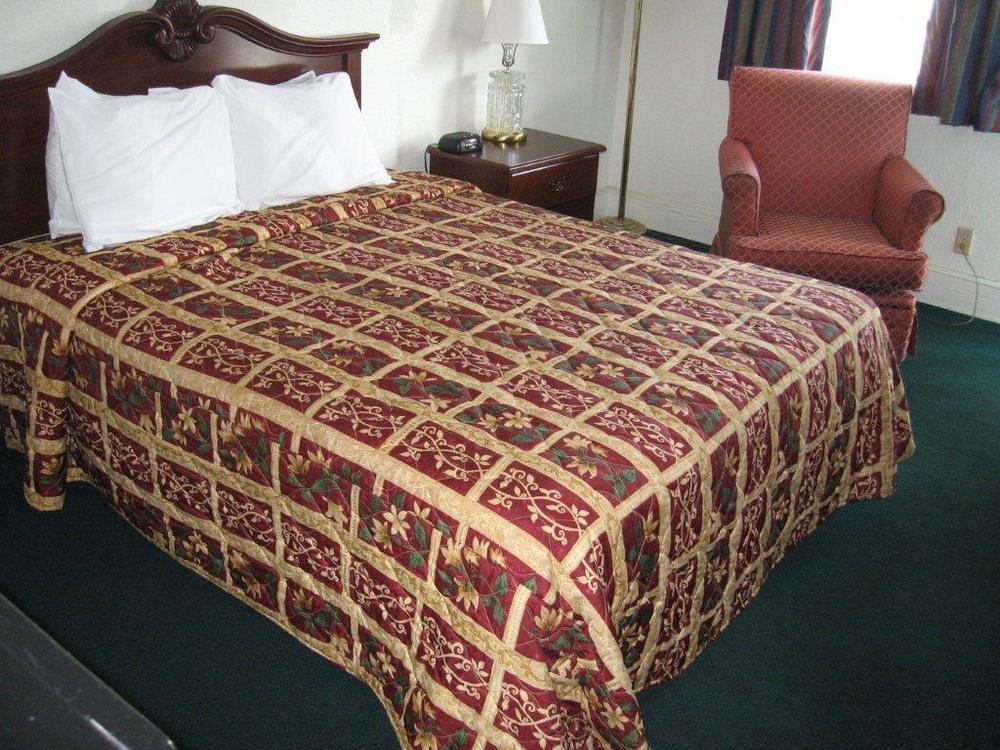 Americas Best Value Inn Suites סאות' בוסטון חדר תמונה